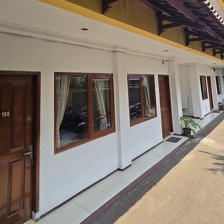 Hotel Maxim Kwitang Giacarta Esterno foto