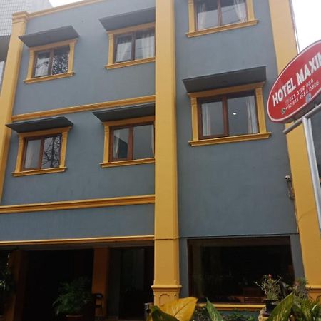 Hotel Maxim Kwitang Giacarta Esterno foto