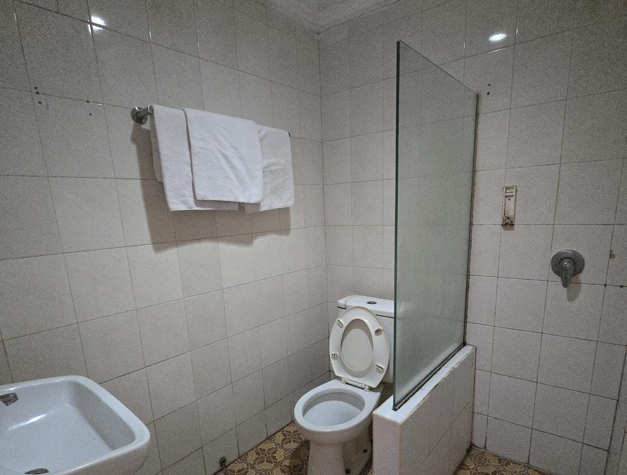 Hotel Maxim Kwitang Giacarta Camera foto