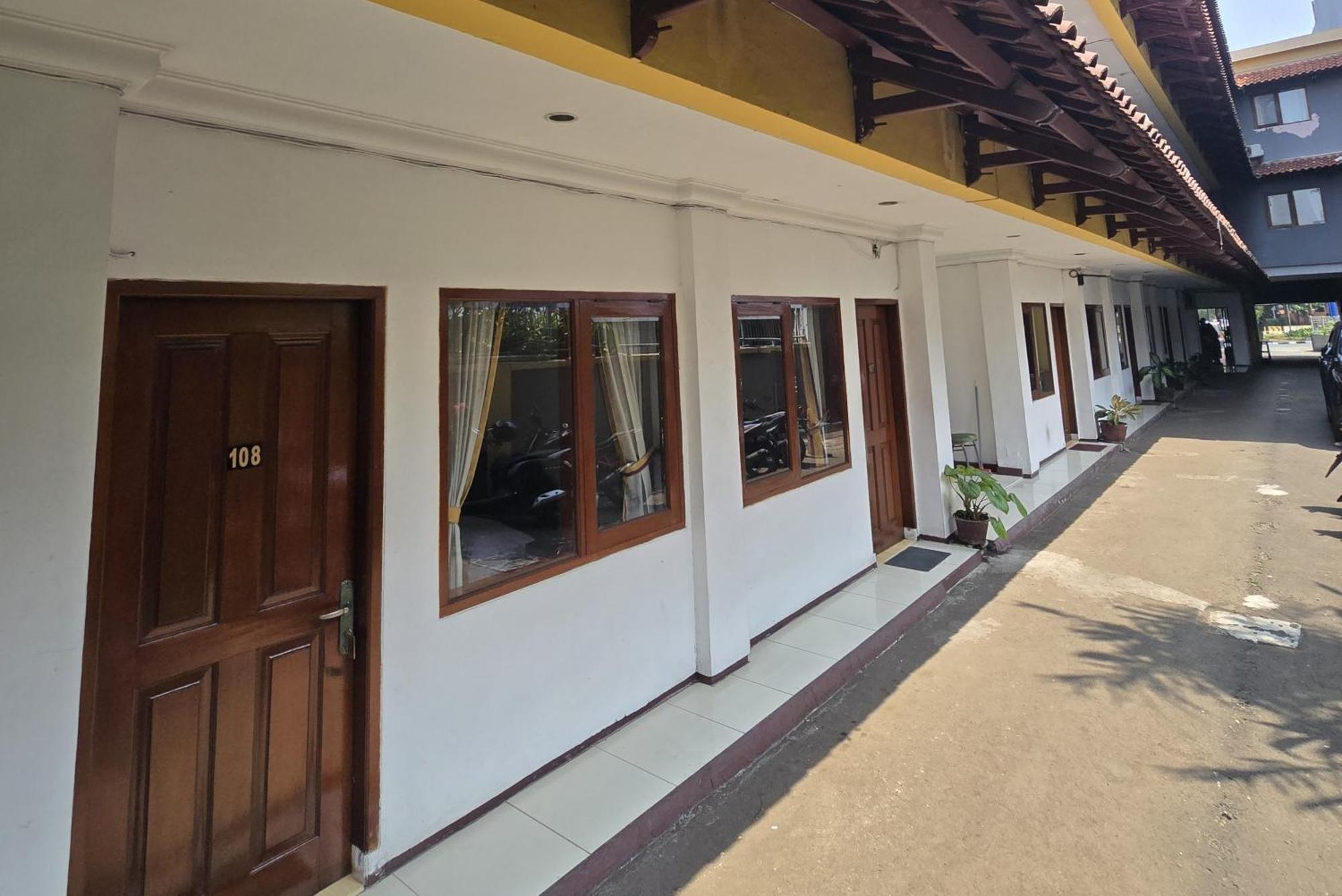 Hotel Maxim Kwitang Giacarta Esterno foto