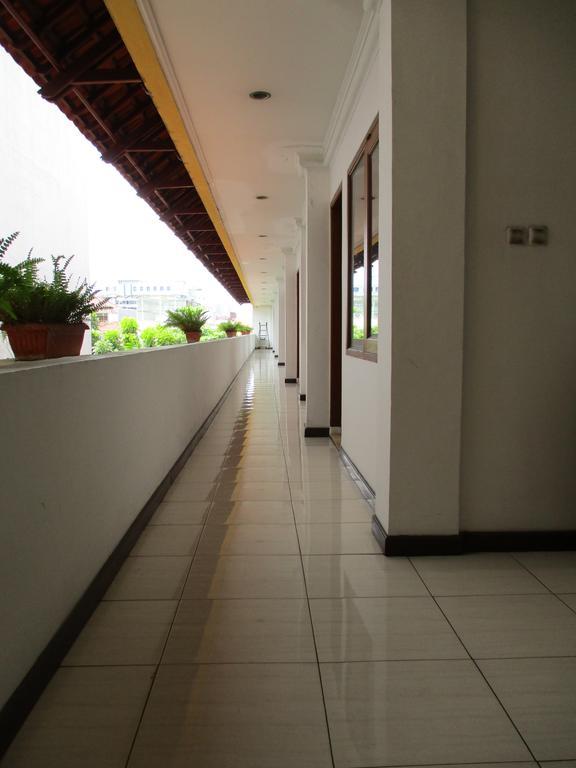 Hotel Maxim Kwitang Giacarta Esterno foto