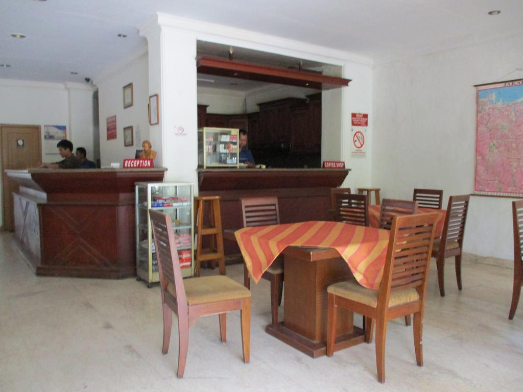 Hotel Maxim Kwitang Giacarta Esterno foto