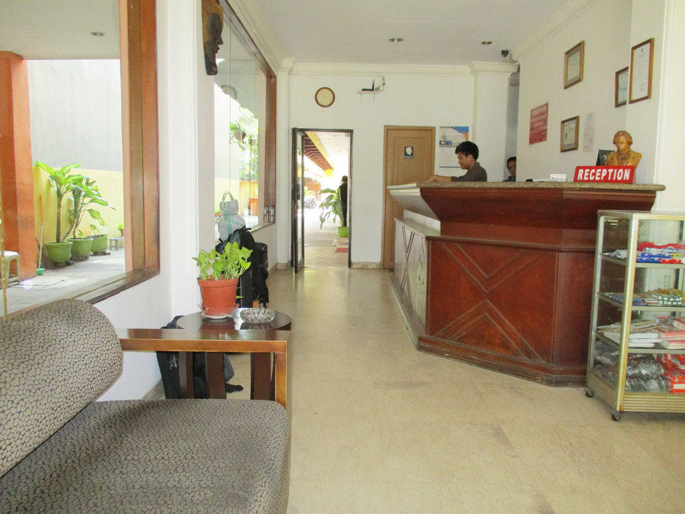 Hotel Maxim Kwitang Giacarta Esterno foto