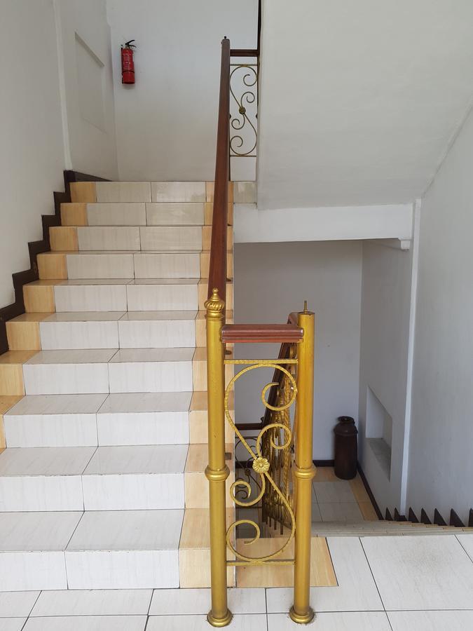 Hotel Maxim Kwitang Giacarta Esterno foto