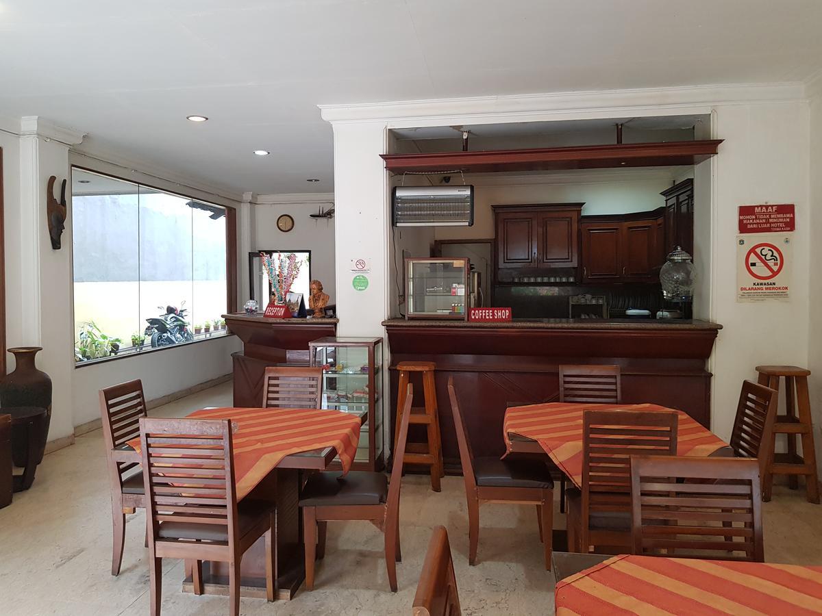 Hotel Maxim Kwitang Giacarta Esterno foto