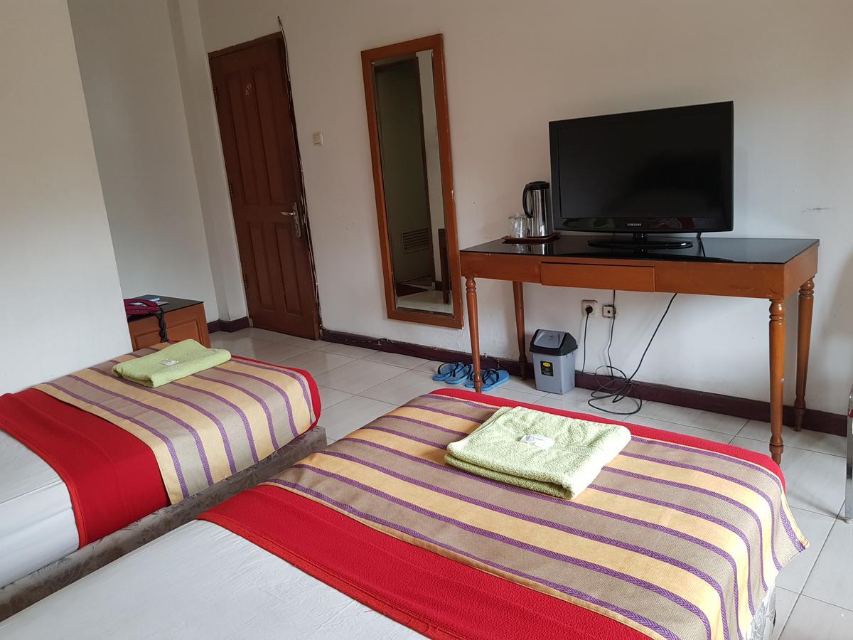 Hotel Maxim Kwitang Giacarta Esterno foto